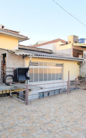 Casa à venda com 186m², 4 quartos e sem vagaQuintal