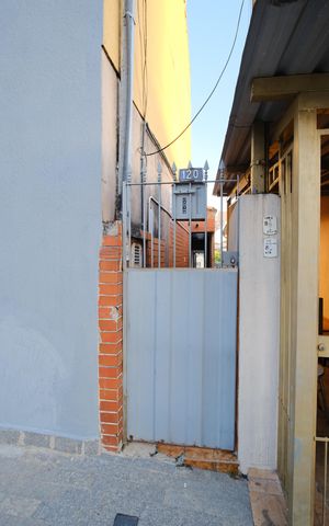 Casa à venda com 186m², 4 quartos e sem vagaFachada