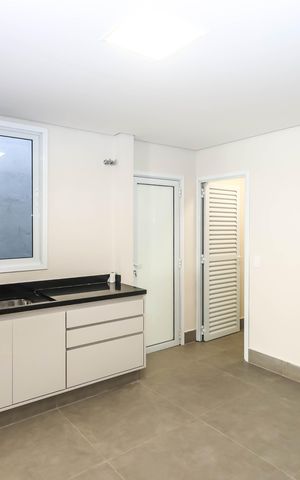 Casa para alugar com 400m², 3 quartos e 3 vagasCozinha