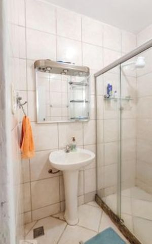 Apartamento à venda com 98m², 2 quartos e sem vaga Apartamento à venda com 98m², 2 quartos e sem vagaBanheiro