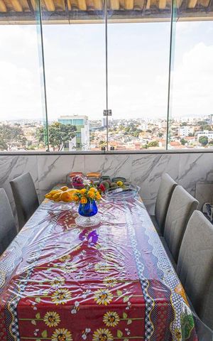 Casa à venda com 220m², 4 quartos e 5 vagas Casa à venda com 220m², 4 quartos e 5 vagasarea de serviço