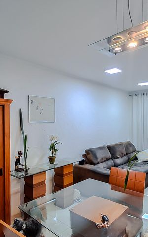 Casa à venda com 162m², 2 quartos e 2 vagas Casa à venda com 162m², 2 quartos e 2 vagasSala