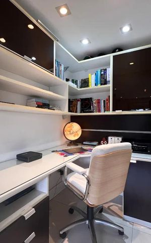 Apartamento à venda com 128m², 3 quartos e 3 vagas Apartamento à venda com 128m², 3 quartos e 3 vagasEscritório