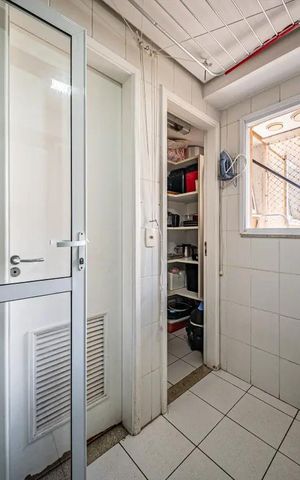 Apartamento à venda com 128m², 3 quartos e 3 vagas Apartamento à venda com 128m², 3 quartos e 3 vagasÁrea de serviço