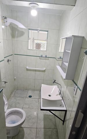 Casa à venda com 150m², 2 quartos e 1 vaga Casa à venda com 150m², 2 quartos e 1 vagaCasa 2 - Banheiro