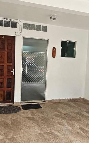 Casa à venda com 150m², 2 quartos e 1 vaga Casa à venda com 150m², 2 quartos e 1 vagaEntrada casa 1 e casa 2