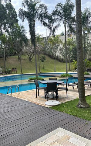 Apartamento à venda com 202m², 3 quartos e 4 vagasÁrea comum - Piscina