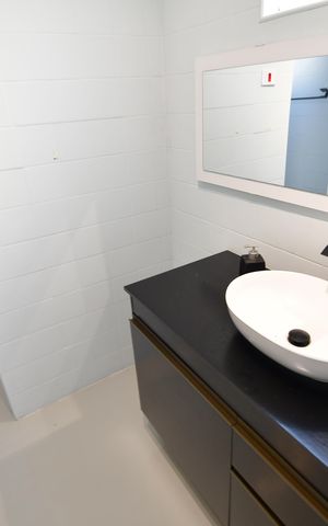 Casa à venda com 398m², 3 quartos e 3 vagasBanheiro Social