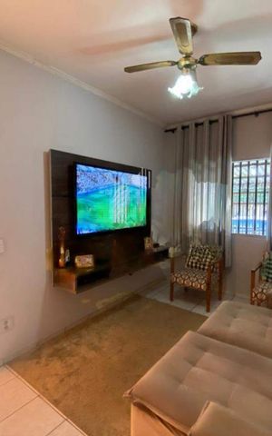 Casa à venda com 111m², 3 quartos e 8 vagas