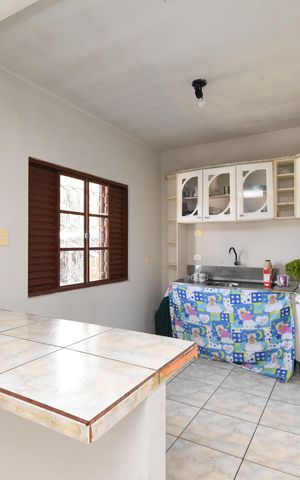Casa à venda com 242m², 3 quartos e 2 vagasCozinha e Sala de jantar