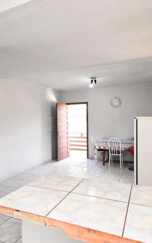 Casa à venda com 242m², 3 quartos e 2 vagasCozinha e Sala de jantar