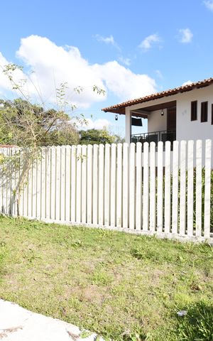 Casa à venda com 242m², 3 quartos e 2 vagasFachada
