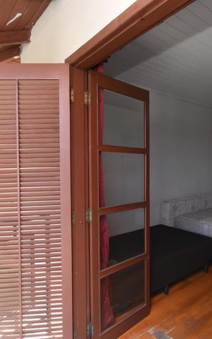 Casa à venda com 242m², 3 quartos e 2 vagasSacada do Quarto 2