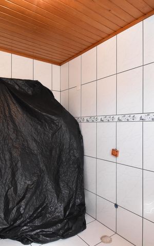 Casa à venda com 242m², 3 quartos e 2 vagasBanheiro da Suíte