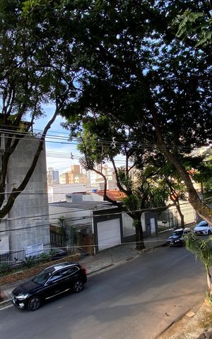 Casa à venda com 520m², 5 quartos e 3 vagas Casa à venda com 520m², 5 quartos e 3 vagasVista da Sala