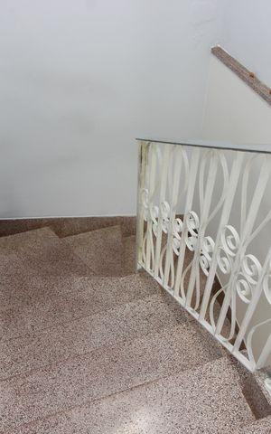 Casa à venda com 180m², 5 quartos e 2 vagasescada acesso piso inferior