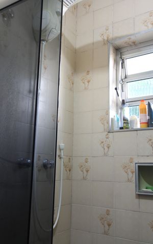 Casa à venda com 180m², 5 quartos e 2 vagasBanheiro 2