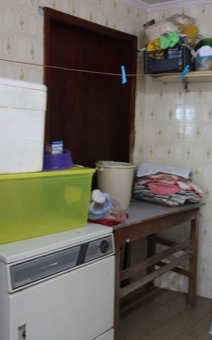 Casa à venda com 180m², 5 quartos e 2 vagasLavanderia