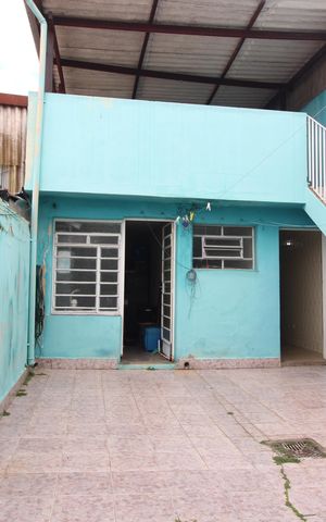Casa à venda com 180m², 5 quartos e 2 vagasvista fundo