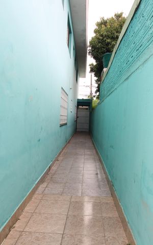 Casa à venda com 180m², 5 quartos e 2 vagasCorredor externo