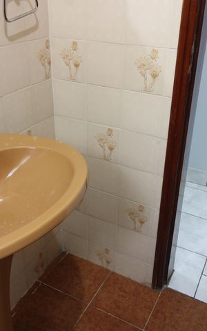 Casa à venda com 180m², 5 quartos e 2 vagasBanheiro 2