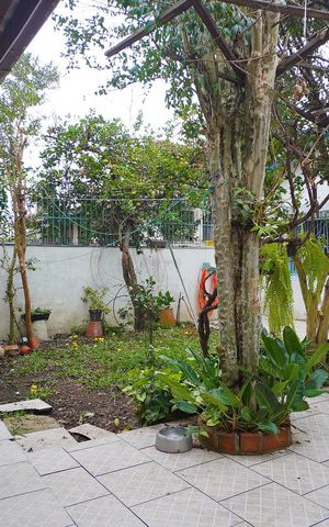 Casa à venda com 300m², 3 quartos e 2 vagas Casa à venda com 300m², 3 quartos e 2 vagasPátio