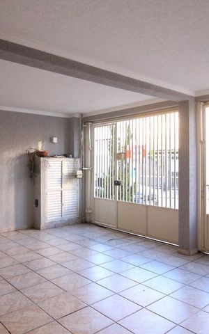 Casa à venda com 160m², 3 quartos e 3 vagas