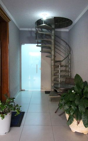 Casa à venda com 160m², 3 quartos e 3 vagas