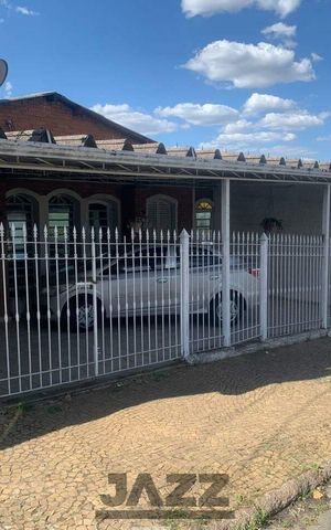 Casa à venda com 163m², 2 quartos e 3 vagas