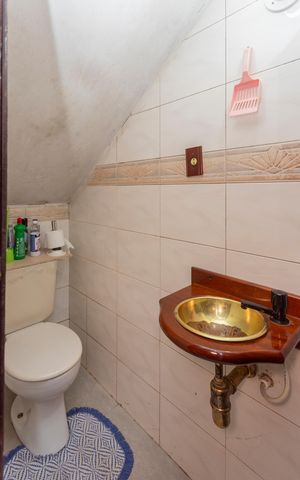 Casa à venda com 180m², 7 quartos e 4 vagasLavabo - Casa 1