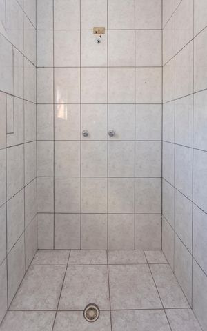 Casa à venda com 180m², 7 quartos e 4 vagasBanheiro - Casa 3