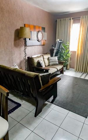 Casa à venda com 80m², 2 quartos e 2 vagas Casa à venda com 80m², 2 quartos e 2 vagasSala