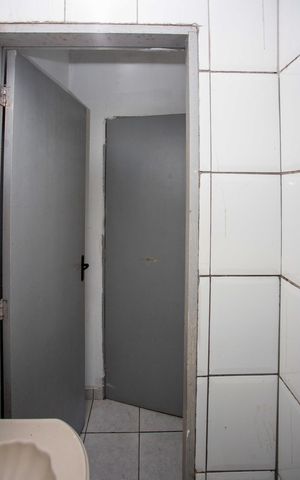Casa à venda com 235m², 7 quartos e 3 vagasBanheiro da Suíte Cas 1
