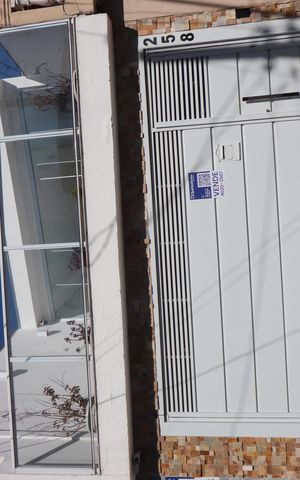 Casa à venda com 180m², 3 quartos e 2 vagasFachada