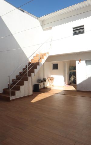 Casa à venda com 180m², 3 quartos e 2 vagasQuintal