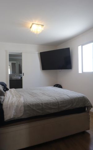 Casa à venda com 180m², 3 quartos e 2 vagasSuíte