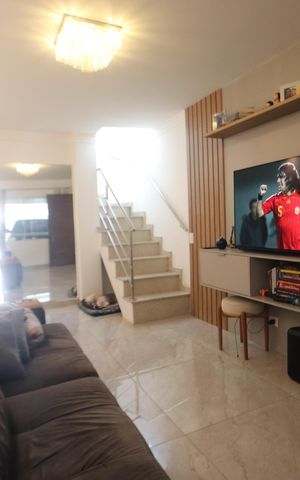 Casa à venda com 180m², 3 quartos e 2 vagasSala