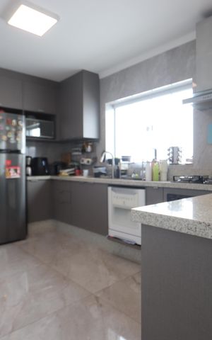 Casa à venda com 180m², 3 quartos e 2 vagasCozinha