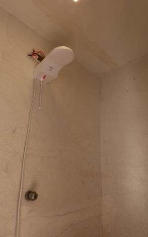 Casa à venda com 180m², 3 quartos e 2 vagasBanheiro da Edícula