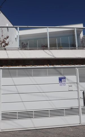 Casa à venda com 180m², 3 quartos e 2 vagasFachada