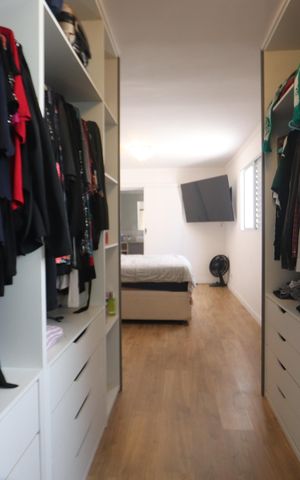 Casa à venda com 180m², 3 quartos e 2 vagasCloset da Suíte