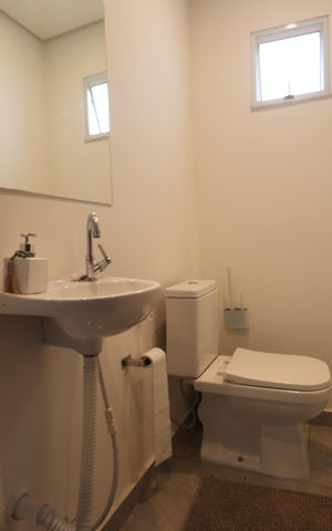 Casa à venda com 180m², 3 quartos e 2 vagasLavabo
