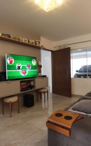 Casa à venda com 180m², 3 quartos e 2 vagasSala