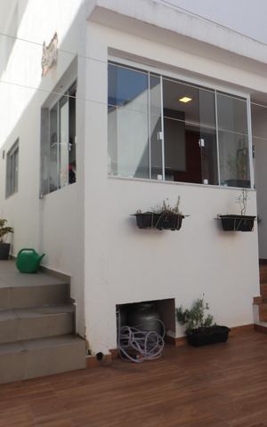 Casa à venda com 180m², 3 quartos e 2 vagasQuintal