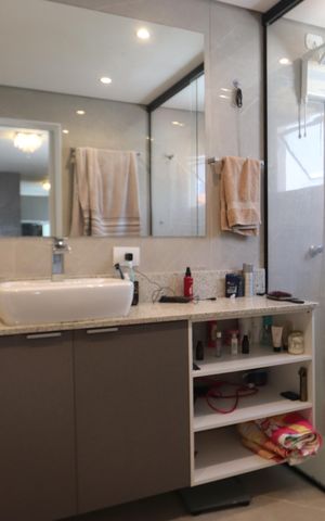 Casa à venda com 180m², 3 quartos e 2 vagasBanheiro da Suíte
