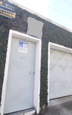 Casa à venda com 207m², 5 quartos e 6 vagasFachada