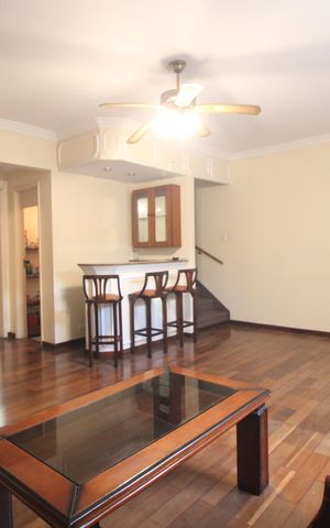 Casa à venda com 207m², 5 quartos e 6 vagasSala