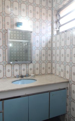 Casa à venda com 207m², 5 quartos e 6 vagasBanheiro da suíte