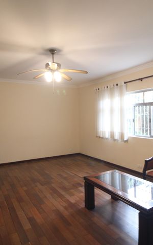 Casa à venda com 207m², 5 quartos e 6 vagasSala