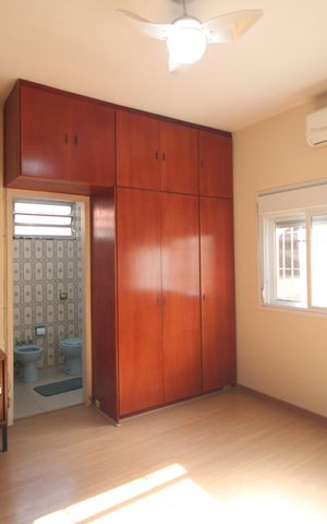 Casa à venda com 207m², 5 quartos e 6 vagasSuíte 1
